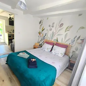 https://le-tigite-bb-suite-1-a-4-personnes-entree-et-terrasse.inbrittany.com