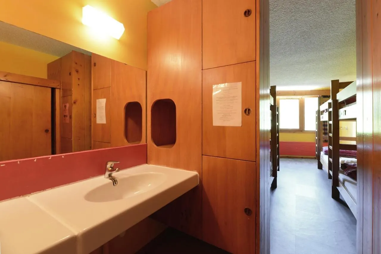 Auberge De Jeunesse Hi Seez 0*,